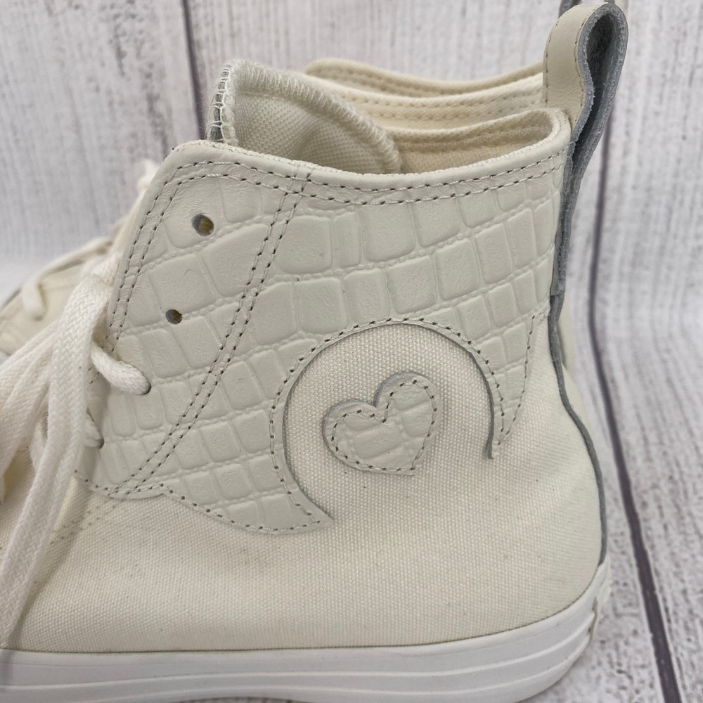Converse Chuck Taylor All Star Unisex 7M/9W Egret White Heart Croc Western - Picture 2 of 15